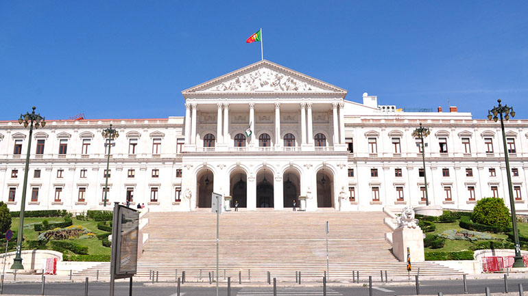 Διάλυση του κοινοβουλίου της Πορτογαλίας ενόψει των εκλογών της 30ης Ιανουαρίου